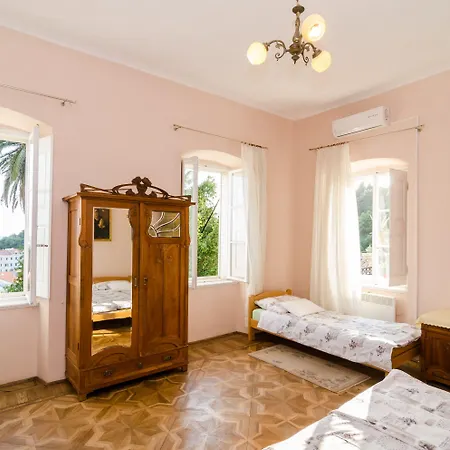 Iveta Appartement *