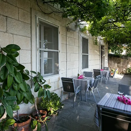 Iveta Apartment