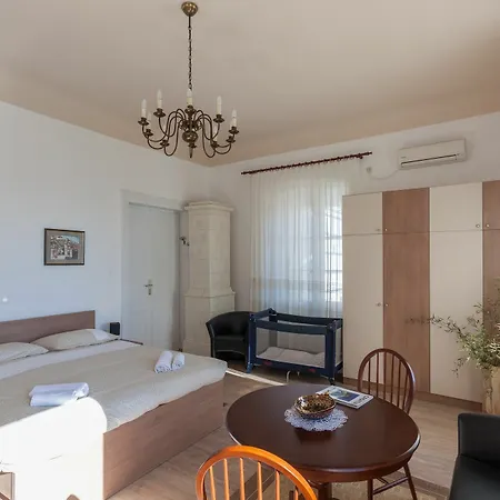Apartment Iveta *
