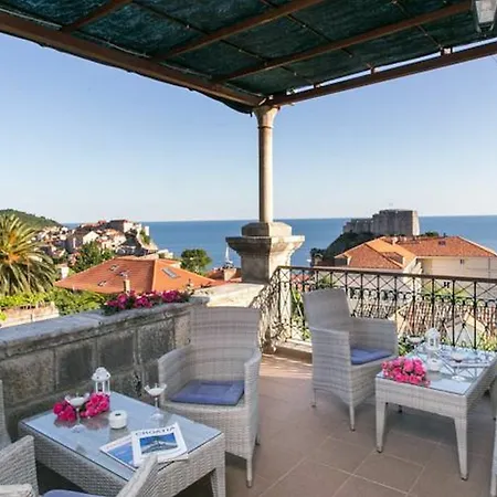 Iveta Apartment *