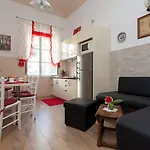 Iveta Apartment *