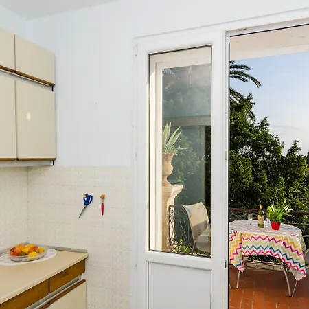 Iveta Apartment *
